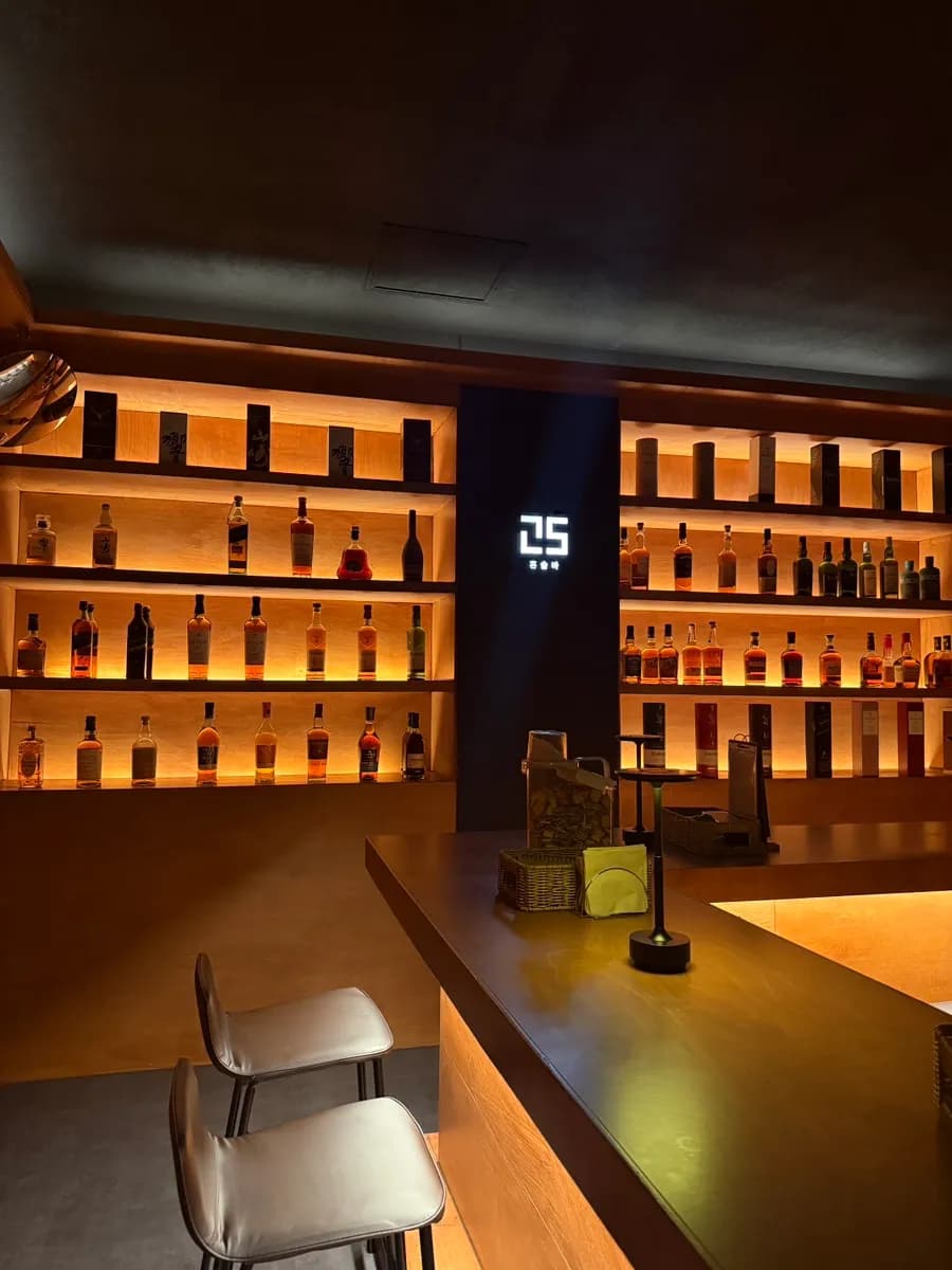 Interior atmosphere at Godo, a solo drinking bar in Beomgye