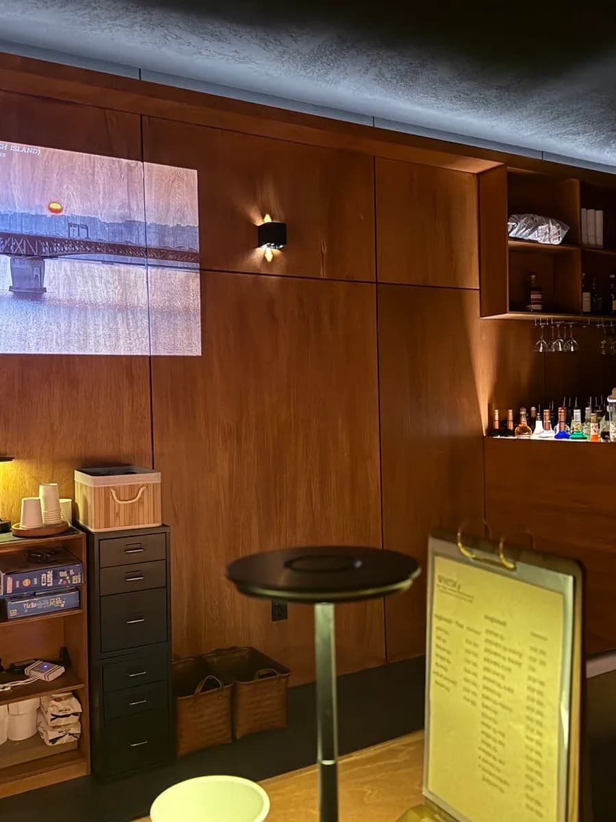 Whiskey and cocktail menu items mentioned at Godo Beomgye