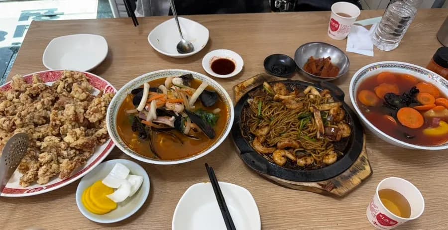 Seafood iron-plate jjajang jjambbong and tangsuyuk ordered at Sunshimwon