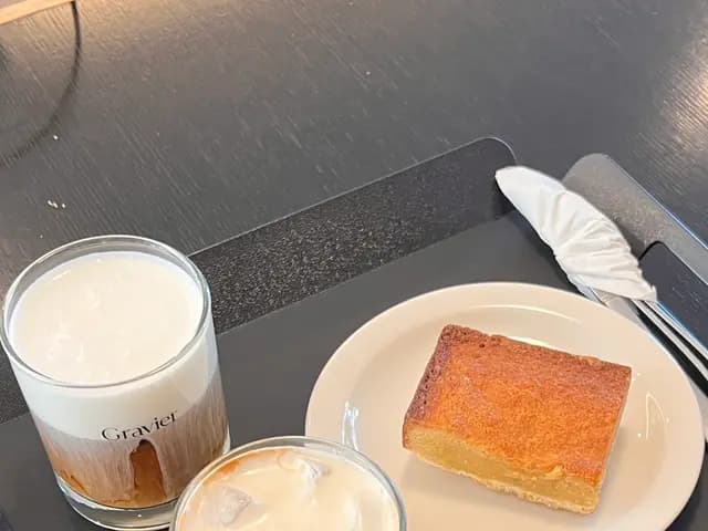 Nutty cream latte cold brew Einspanner and salted caramel butter bar