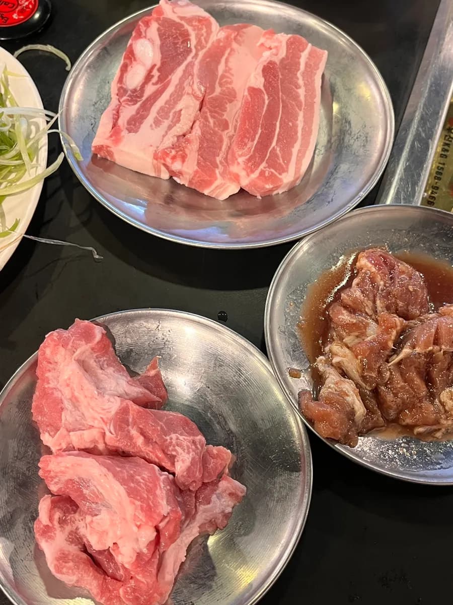 Donmoa Cham Samgyeop in Anyang Ilbeonga with affordable samgyeopsal and pork menu