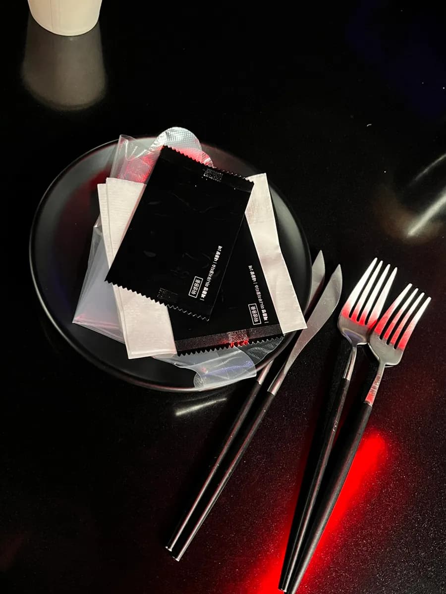 安养一番街;Raeso | 薄底披萨黑啤专门,Kozel Dark美食店
