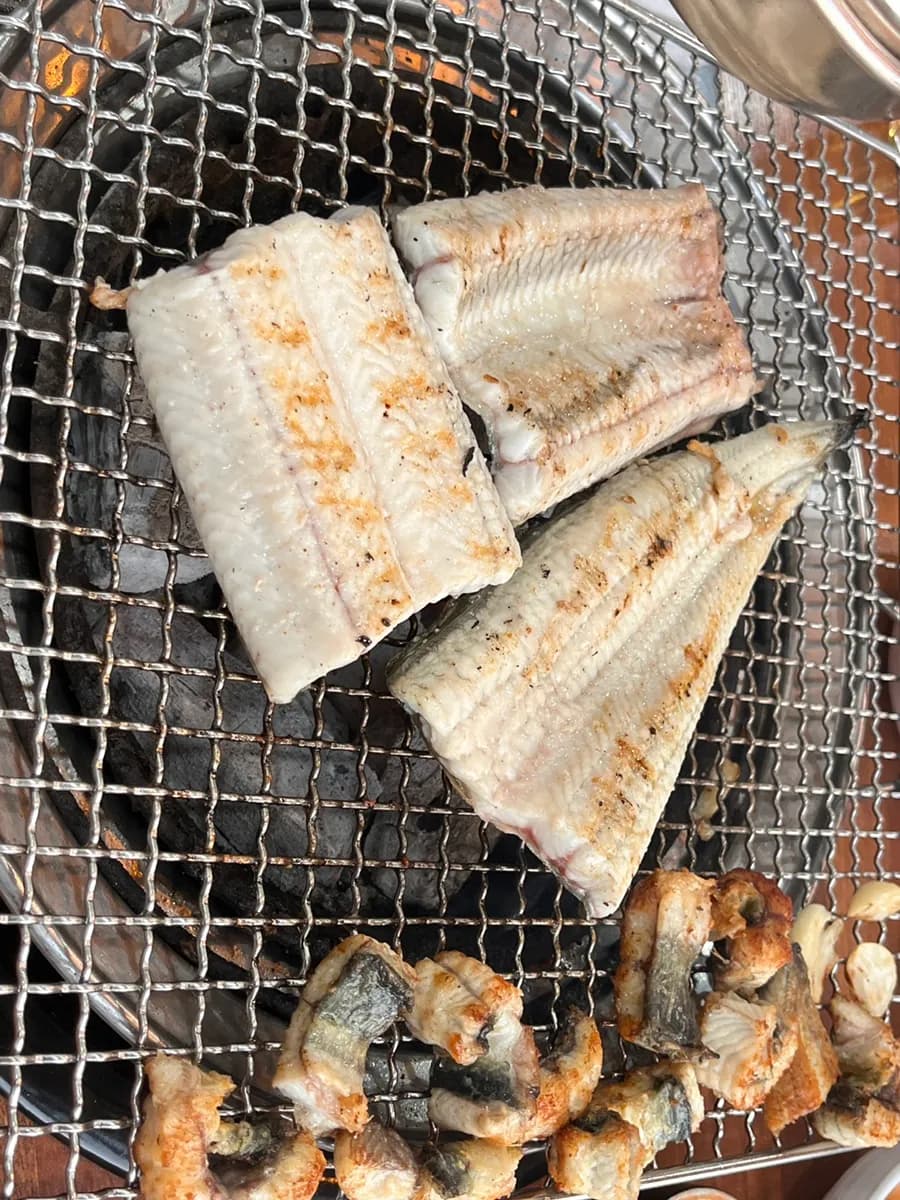 Pokpung Jangeo in Anyang Hogye-dong, preiswerter Aal zum Selbstgrillen