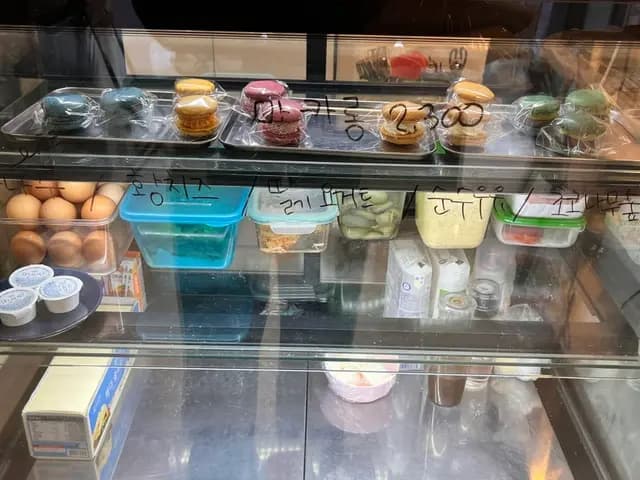 Bonbon ใน Hogye Market, Anyang Hogye-dong, salt bread และ sandwiches พร้อม group orders