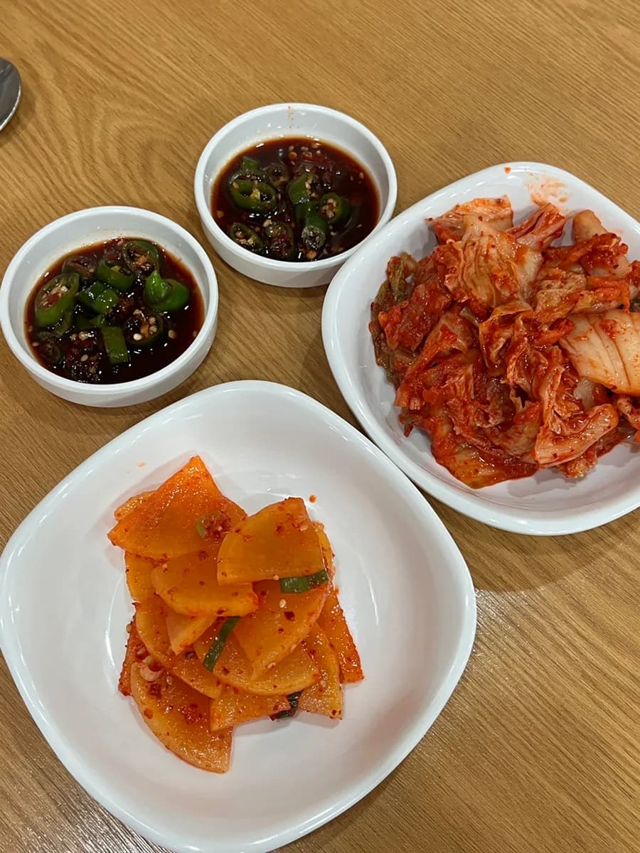 Anyang Hogye-dong ; Wonjo Myeolchi Guksu 2e succursale | nouilles aux anchois au bouillon léger, mandu et bibimbap, bonne adresse de nouilles à Anyang