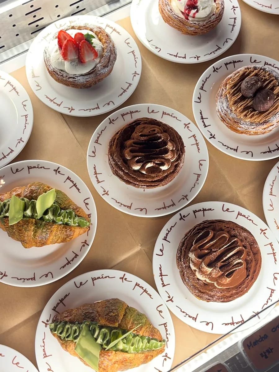 Le Pain de Paris in Haenggung-dong: Croissants, Brunch, Kartoffelsuppe und Sweet-Corn-Eis