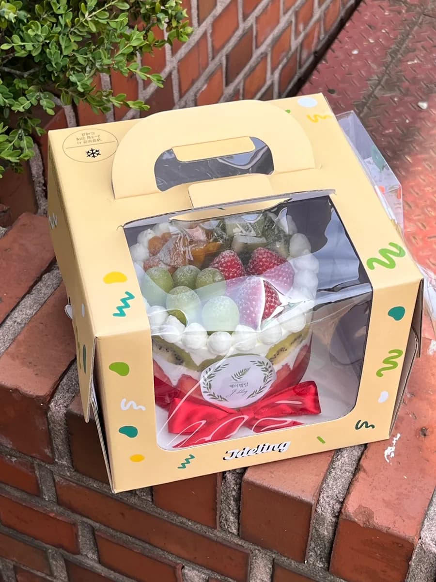 Jdeling في Gunpo Sanbon، كيك مخصص بطبقات رطبة وفواكه طازجة كثيرة