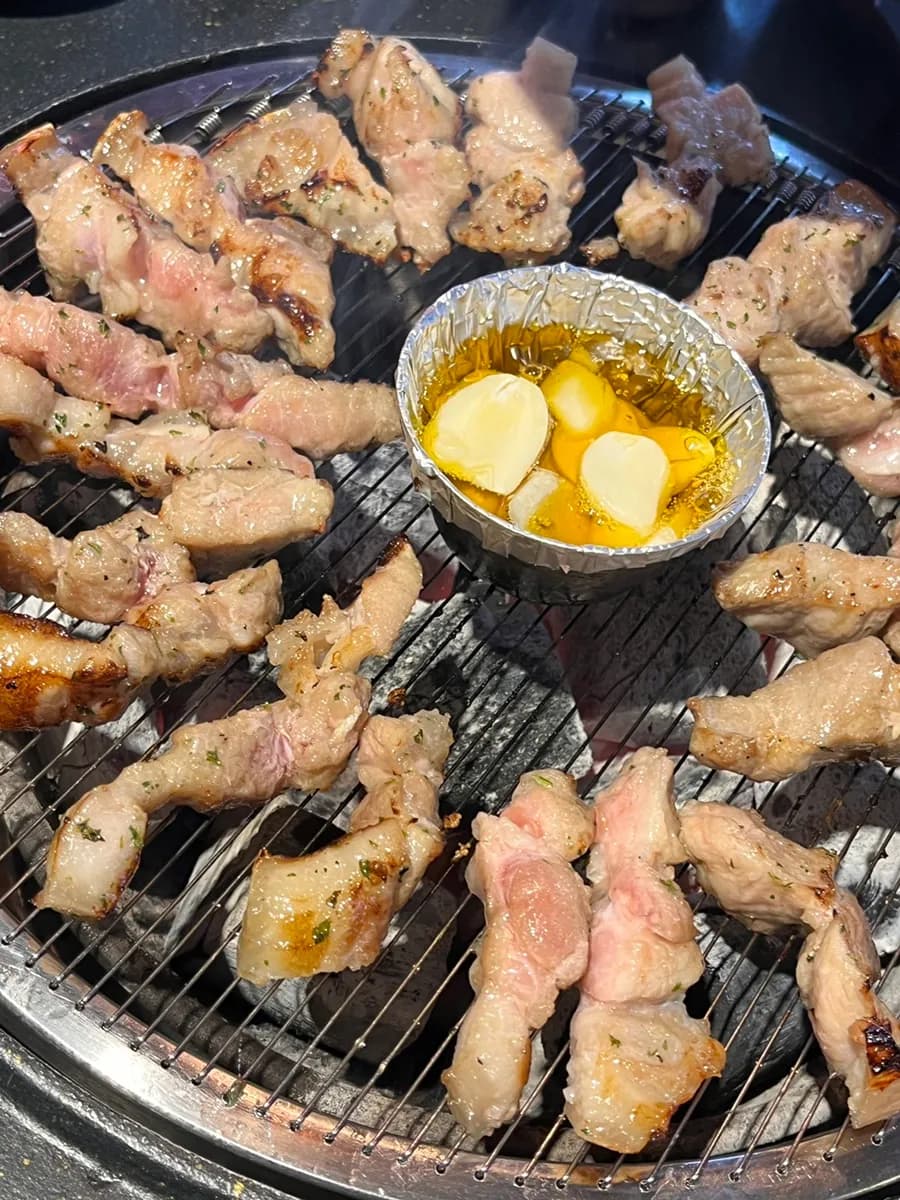 Geumjeong Station के पास Sanbon-dong में Duttumdon 288 का aged grilled meat