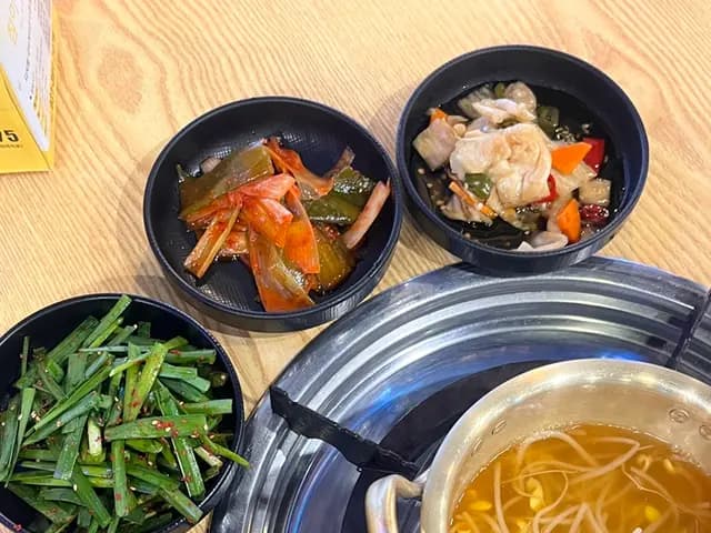 Somerang ที่ Geumjeong Station: Hanwoo gopchang และ makguksu