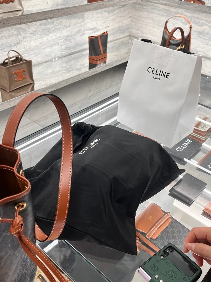 Review AS kerusakan lapisan tepi Celine (biaya perbaikan berbayar, perbaikan darurat) tepi Vanity terkelupas