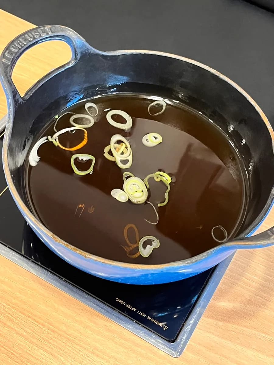 しゃぶしゃぶや他メニューが載ったBueongi Shabu Shabuのメニュー写真