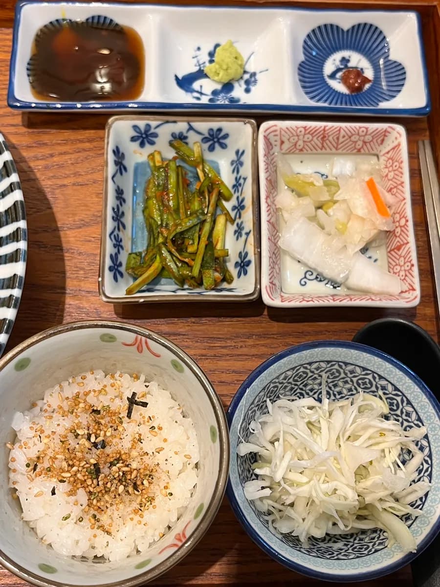 Gyeongyang Katsu sa Sanbon na may donkatsu, pasta, at solo meal