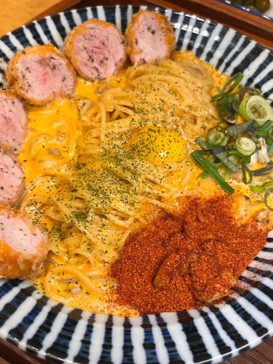 Gyeongyang Katsu sa Sanbon na may donkatsu, pasta, at solo meal