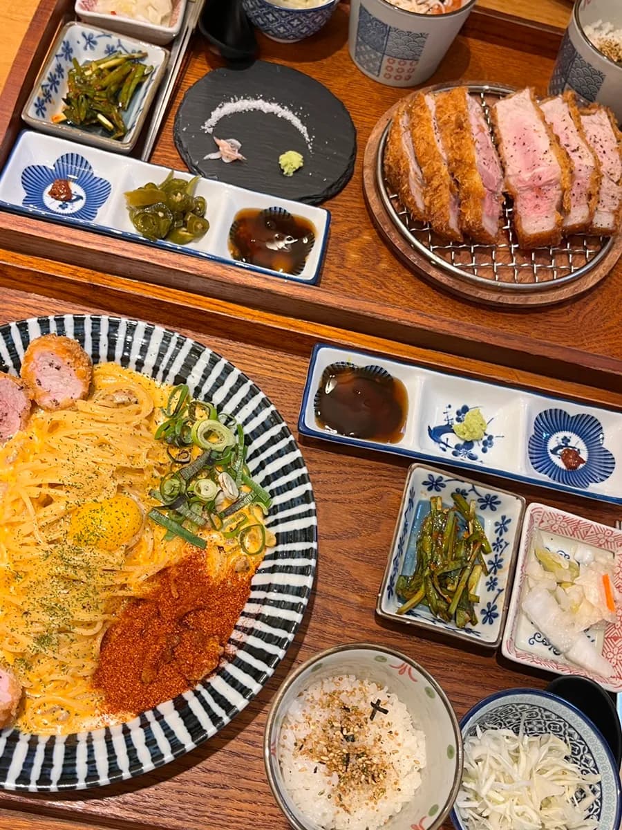 Gyeongyang Katsu sa Sanbon na may donkatsu, pasta, at solo meal