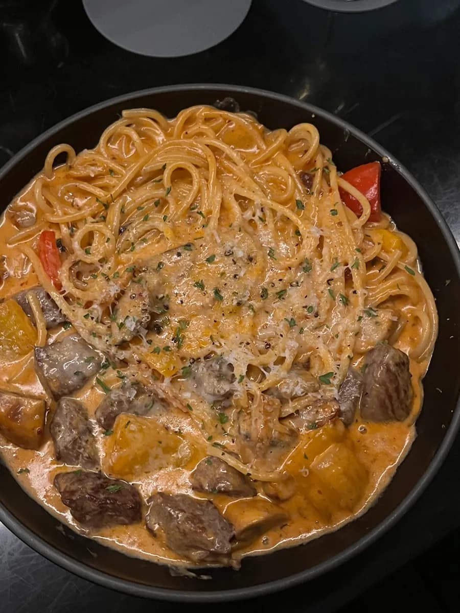 Beef Toowoomba pasta with striploin and rich sauce