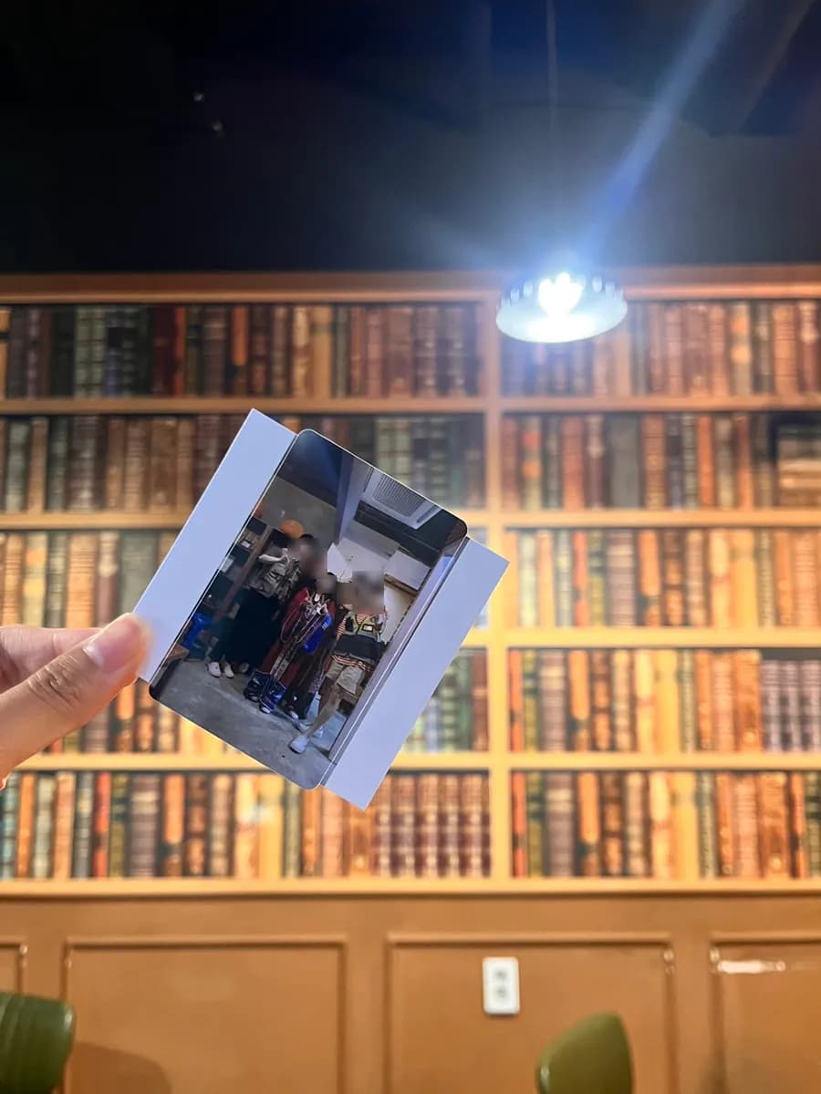 Crime scene cafe Puzzle Factory Bundang at Seohyeon Station escape room para sa indoor date sa Bundang