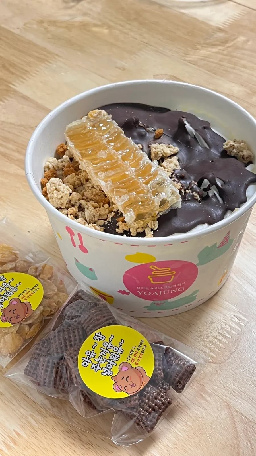 Yoajung Anyang City Hall at Ansan Jungang: sariling bayad na takeout na may honeycomb at choco shell