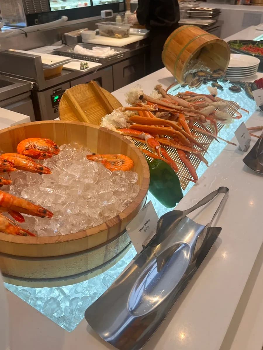 Courtyard Marriott Suwon Kitchen dinner buffet review with grill, seafood and desserts
