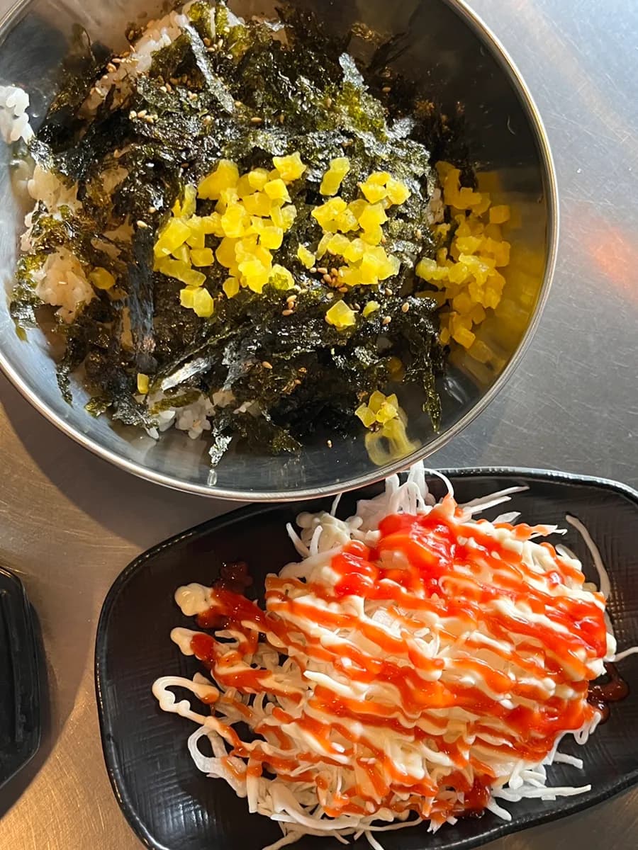 Jeongdeun Dakbal cerca de Sanbon Station con soup dakbal picante
