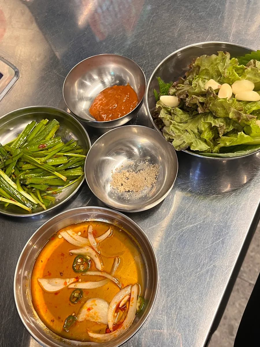 안양삼겹살맛집 동두천솥뚜껑삼겹살 미나리삼겹에 불쇼까지!