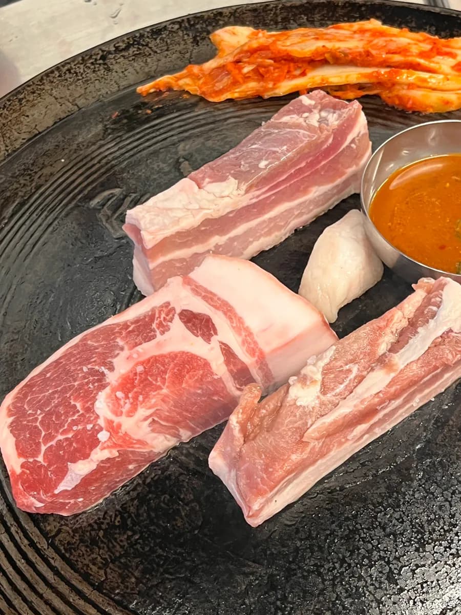 안양삼겹살맛집 동두천솥뚜껑삼겹살 미나리삼겹에 불쇼까지!