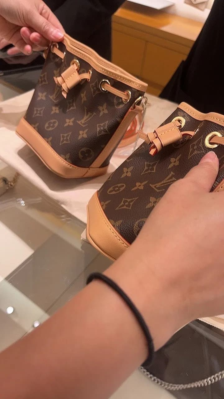 รีวิว Louis Vuitton Nano Noe mini bag ภาพใส่ของ รายละเอียด และภาพสะพายที่ Lotte Department Store Incheon