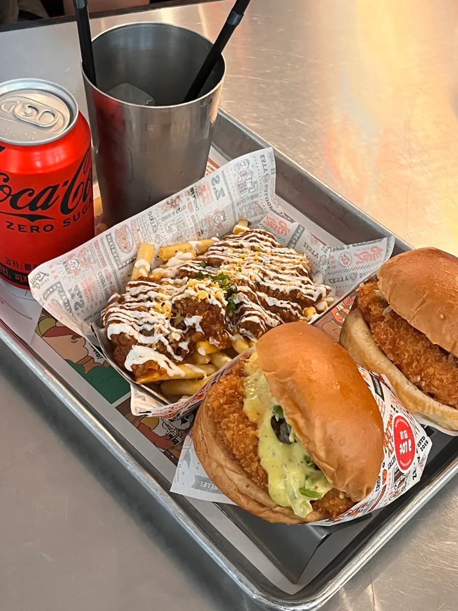Zesty Saloon Seongsu wasabi shrimp burger and parking review
