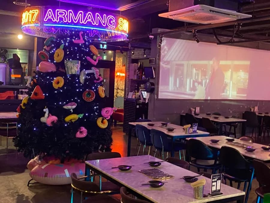 Bar Almang ở Bangye Rodeo
