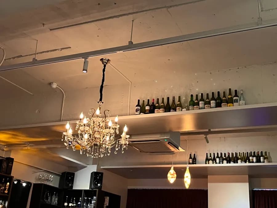 Neue Cocktailbar Apiro an der Sanbon Station mit vielen Drinks