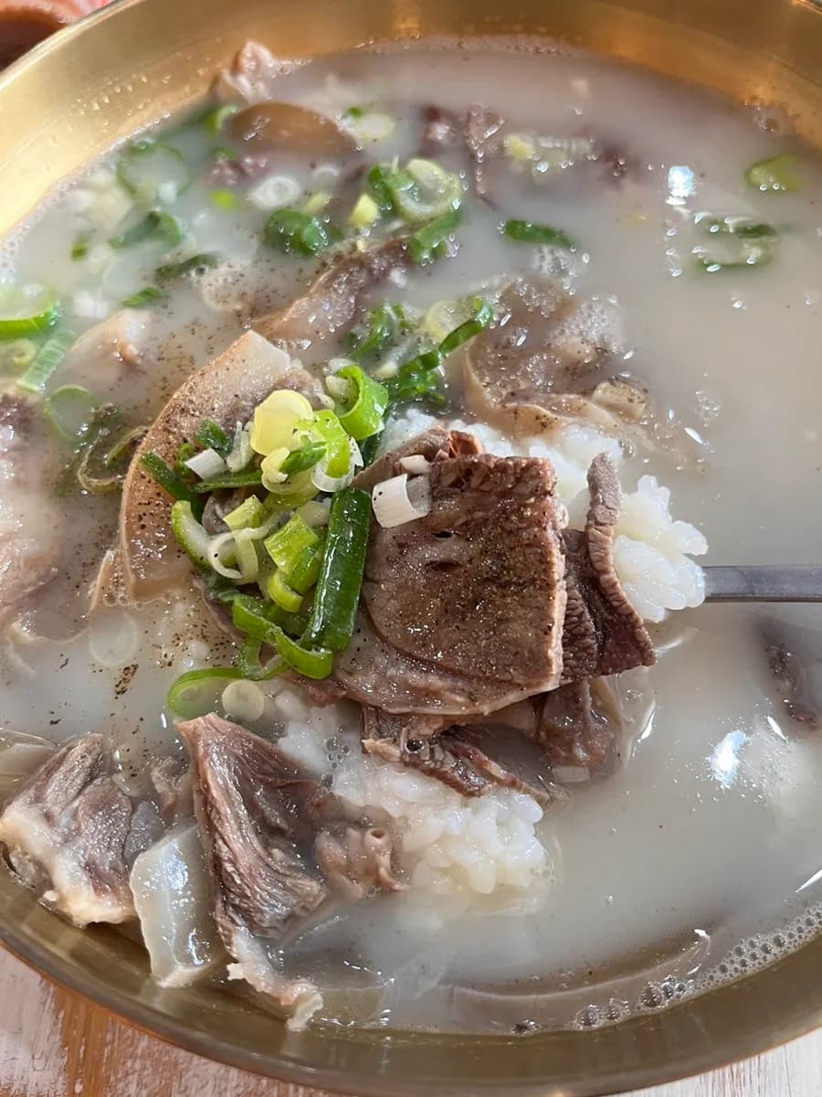 安养中央市场附近的 Majang-dong Someori Gukbap