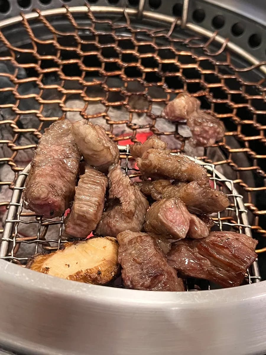 新論峴駅近くの江南にあるSonghwa Yusuの韓牛オマカセ