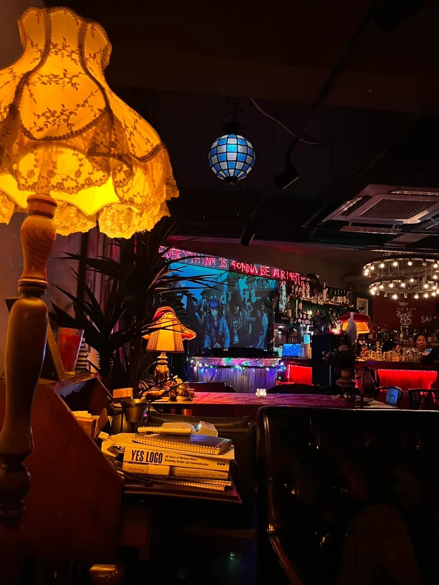 Mania Street Lounge cocktail bar near Sinnonhyeon Station