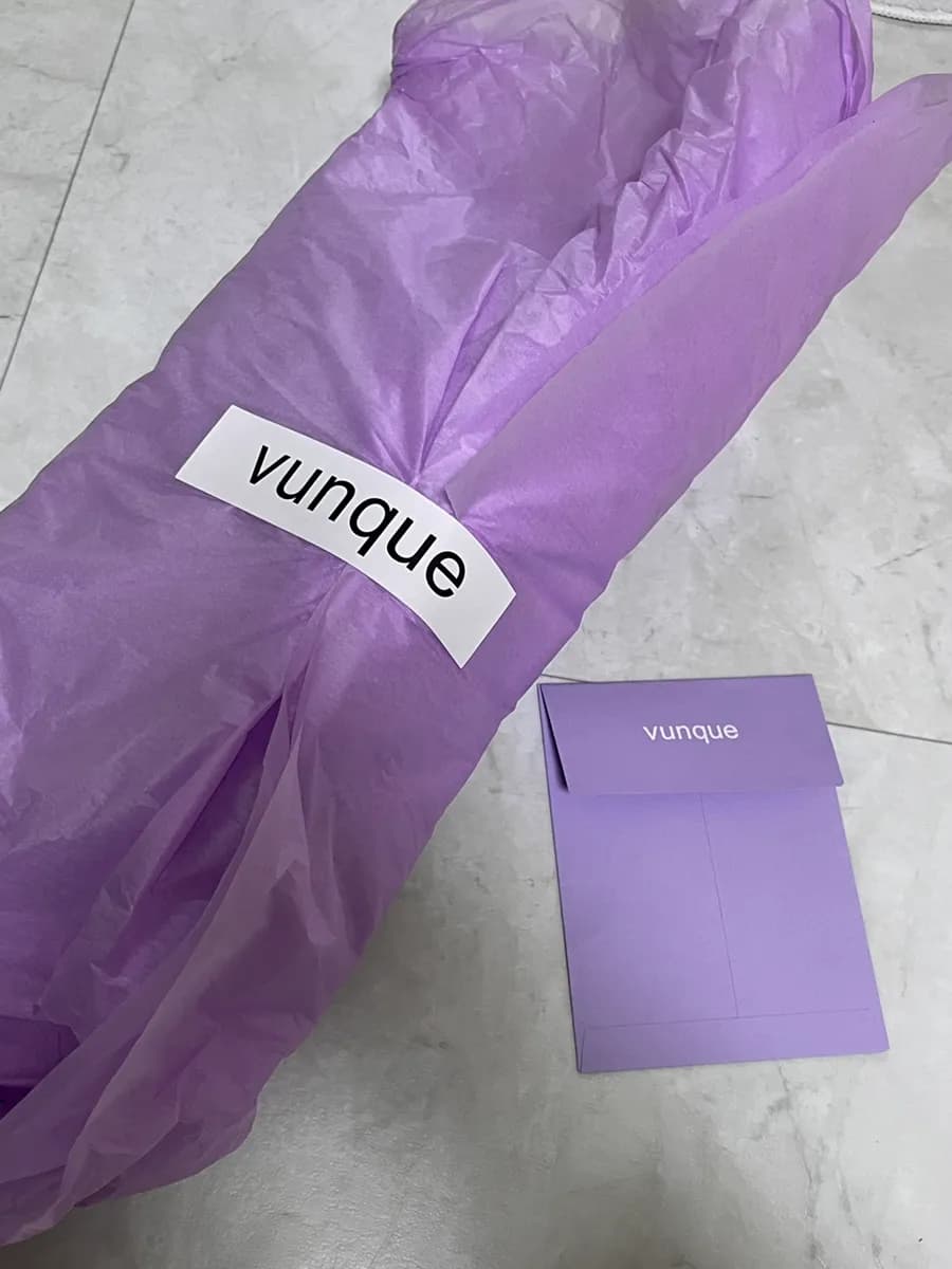 صور حمل ومراجعة Vunque Halfmoon Coconut Mini Tote