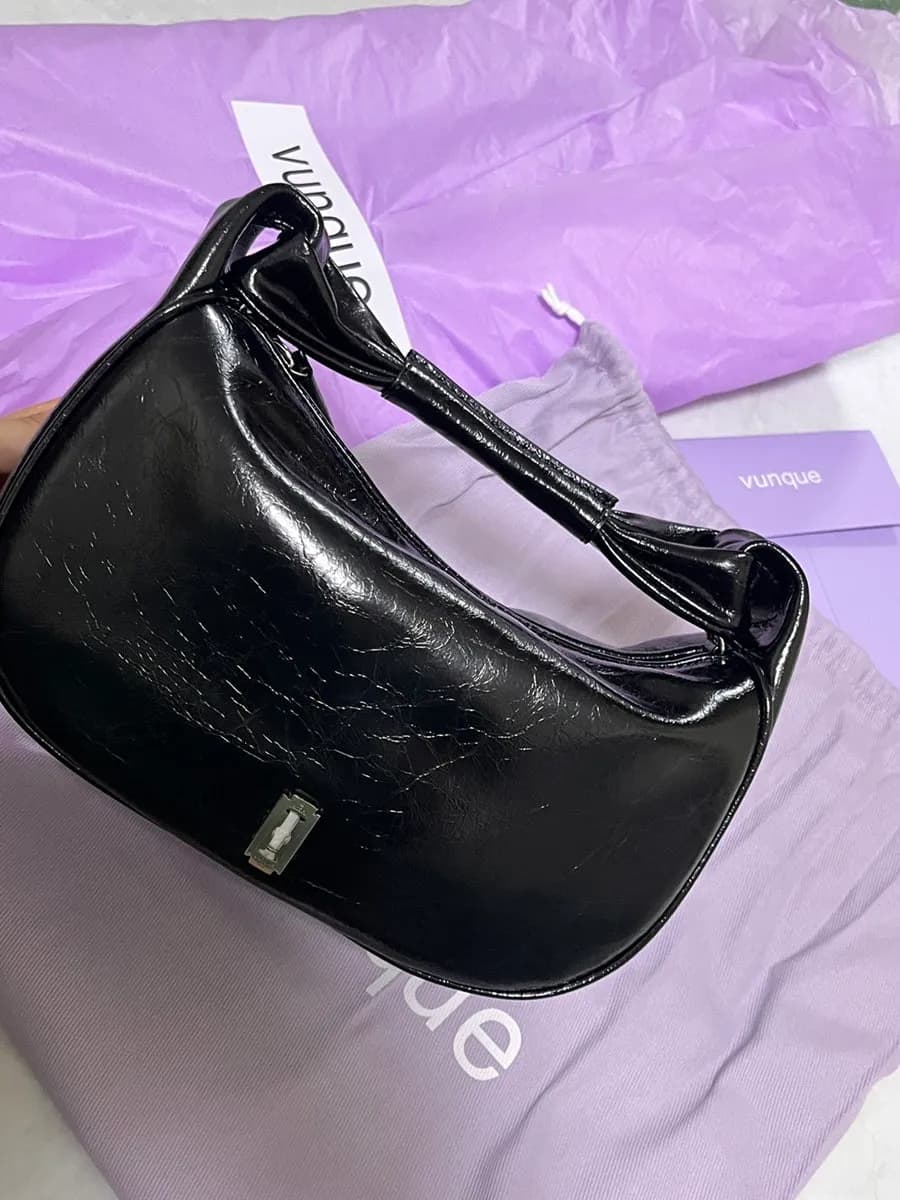 صور حمل ومراجعة Vunque Halfmoon Coconut Mini Tote