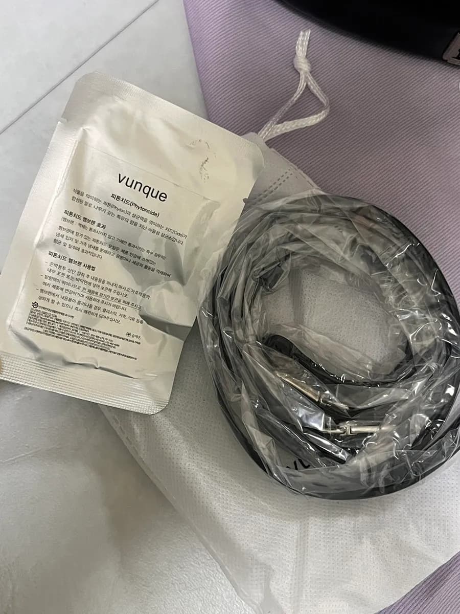 صور حمل ومراجعة Vunque Halfmoon Coconut Mini Tote