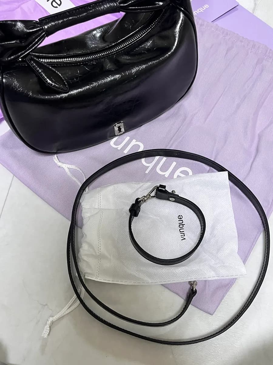 صور حمل ومراجعة Vunque Halfmoon Coconut Mini Tote
