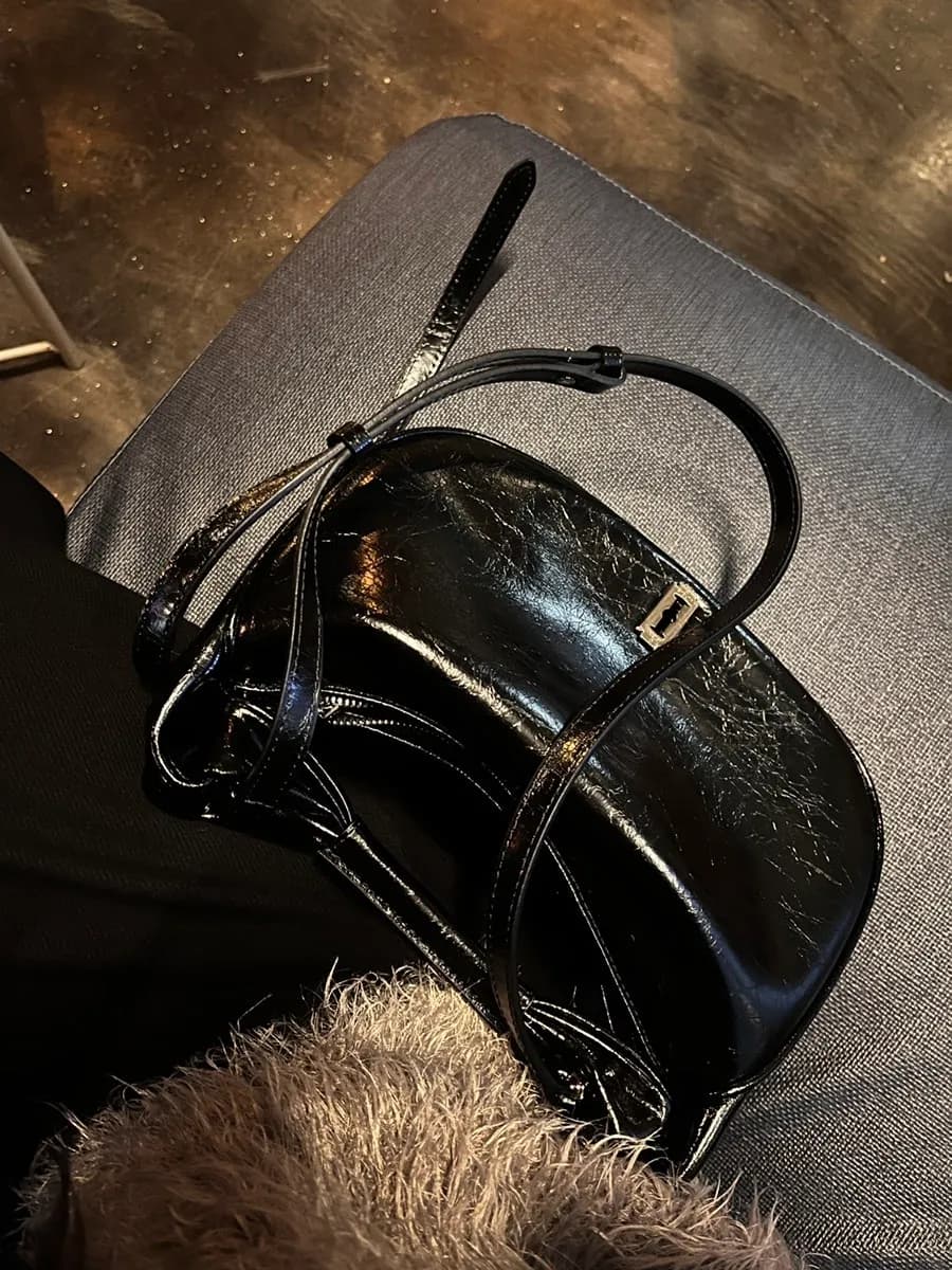 صور حمل ومراجعة Vunque Halfmoon Coconut Mini Tote