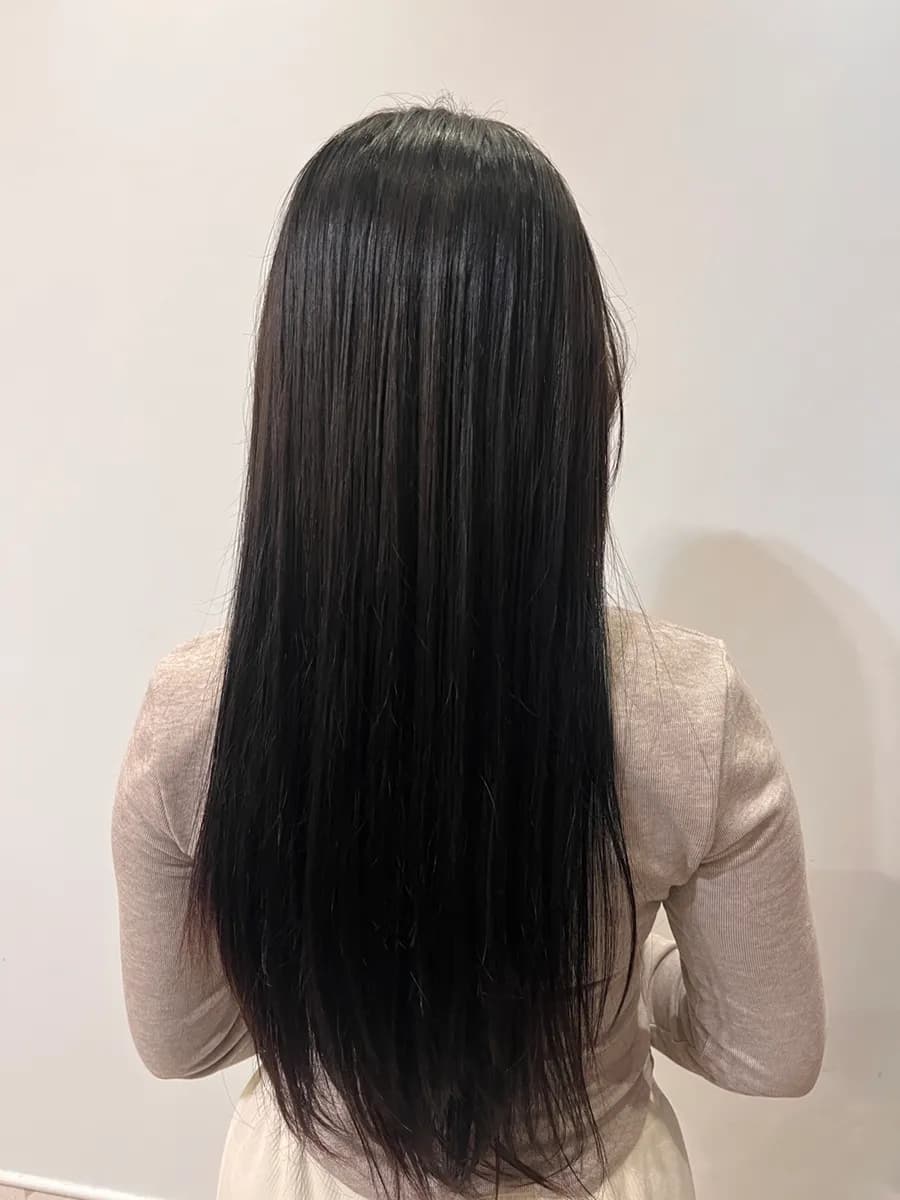 Finished glossy hair after Huieum Hair clinic
