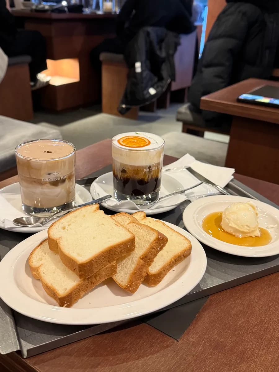서울 잠실 송리단길 리프커피바 석촌호수 근처 카이막 맛집 /주말 웨이팅 후기