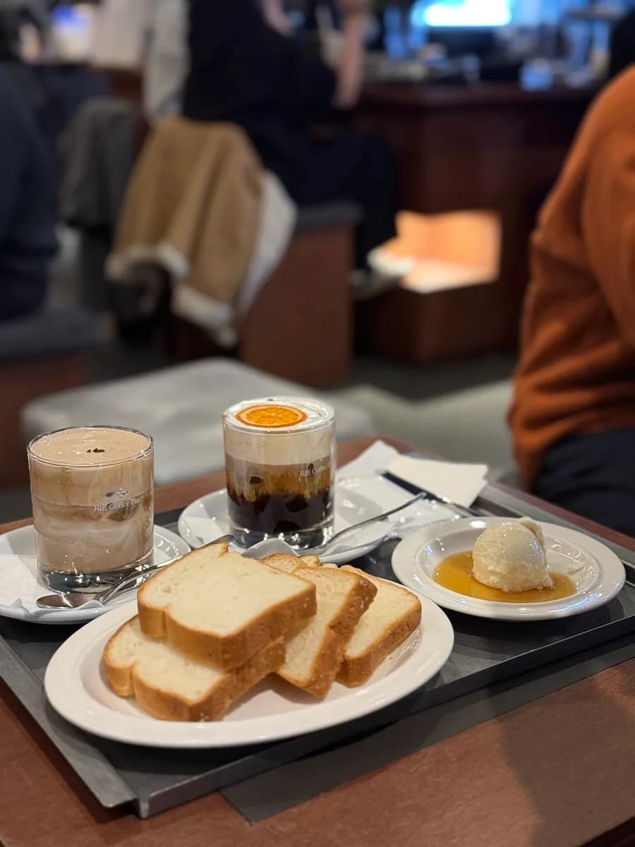 서울 잠실 송리단길 리프커피바 석촌호수 근처 카이막 맛집 /주말 웨이팅 후기