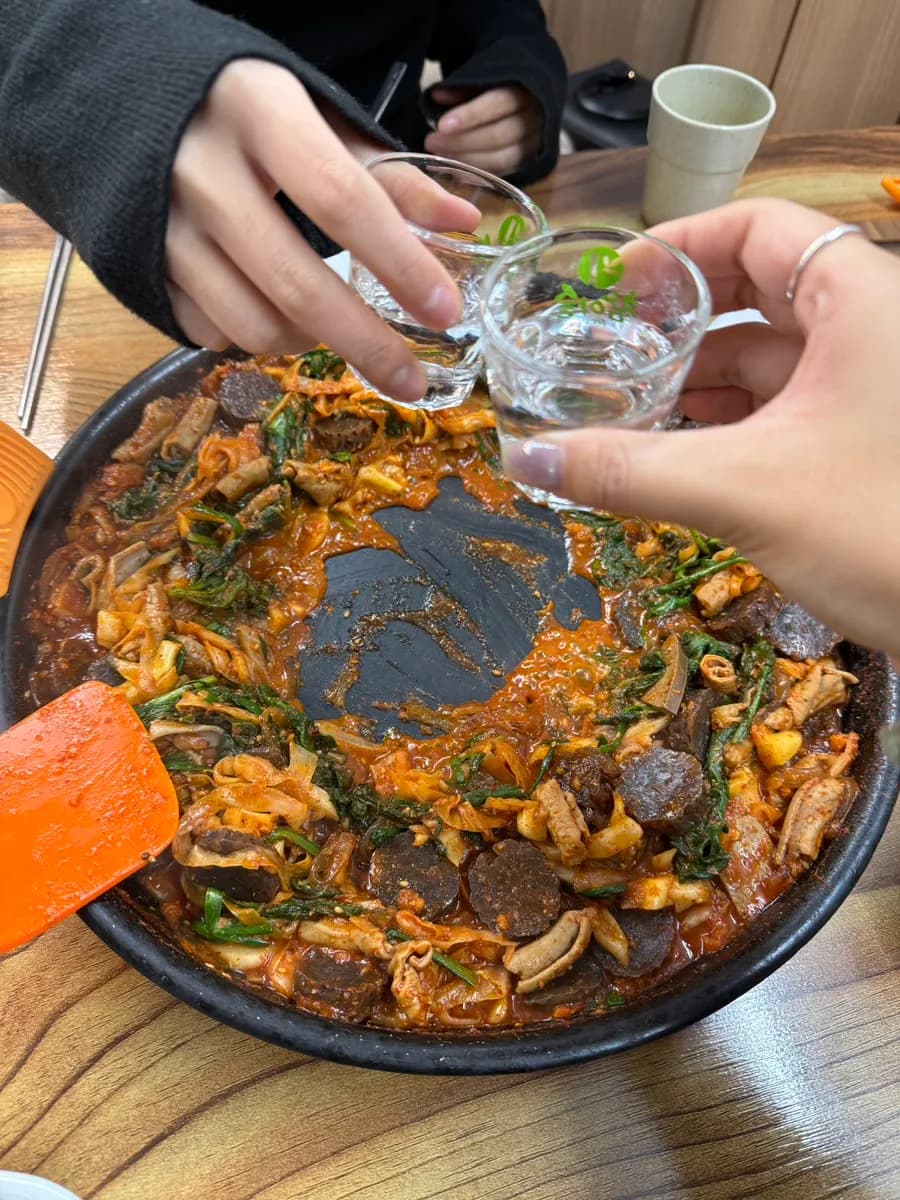 Wonjo Dwaejijip: сундэ-гопчхан в Anyang Central Market