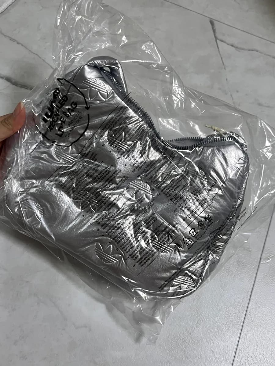 Tas Adidas Puffy Satin Mini Shoulder Bag warna silver