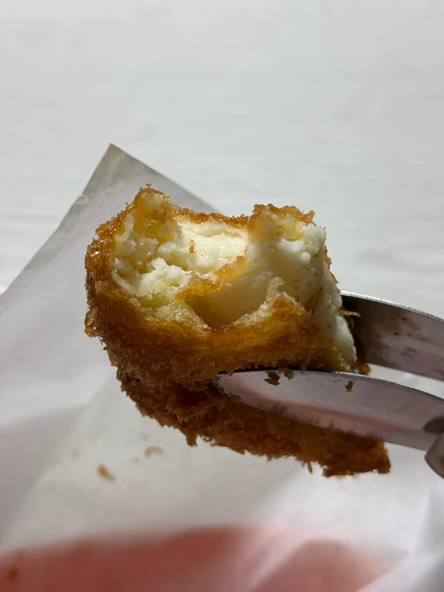 Croquettes artisanales et donuts torsadés de Simbongsadoroke à Bakdal-dong