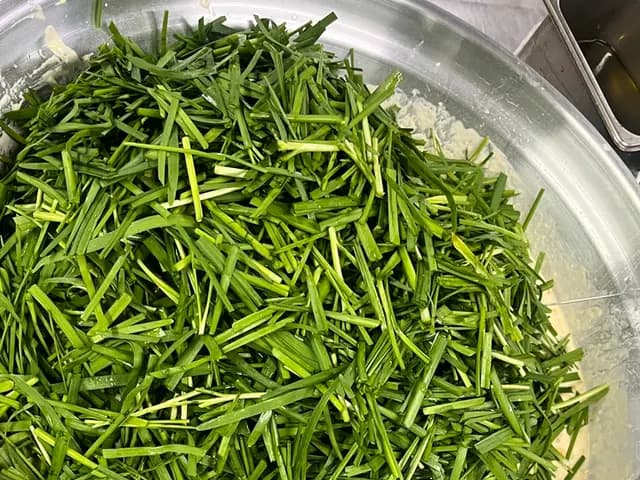 韓國醫院食堂的部隊鍋餐盤與配菜
