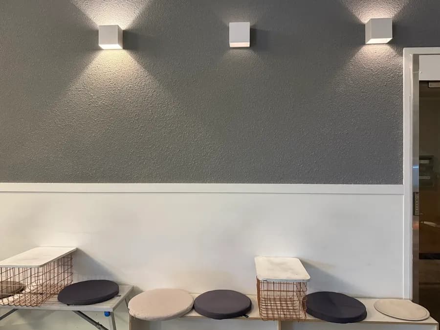 Helmut Coffee Roasters large cafe review near Sadang Station photo 7