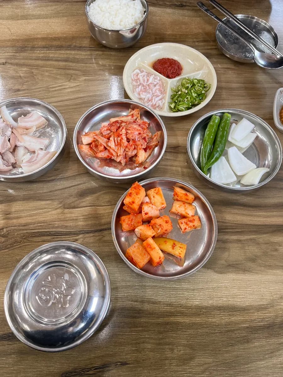 Foto 2 de la reseña de almuerzo en Manbok Sundaeguk, Bakdal-dong, Anyang