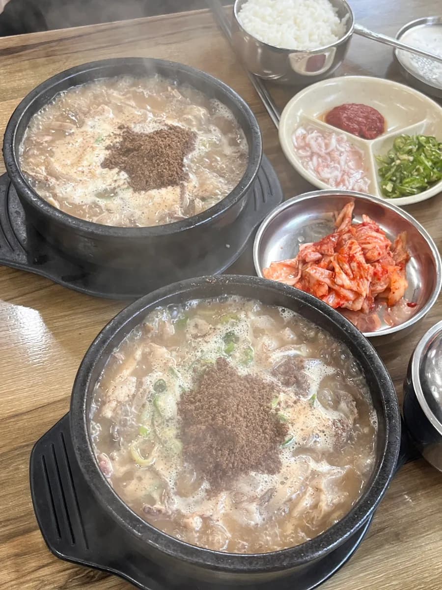 Foto 7 de la reseña de almuerzo en Manbok Sundaeguk, Bakdal-dong, Anyang