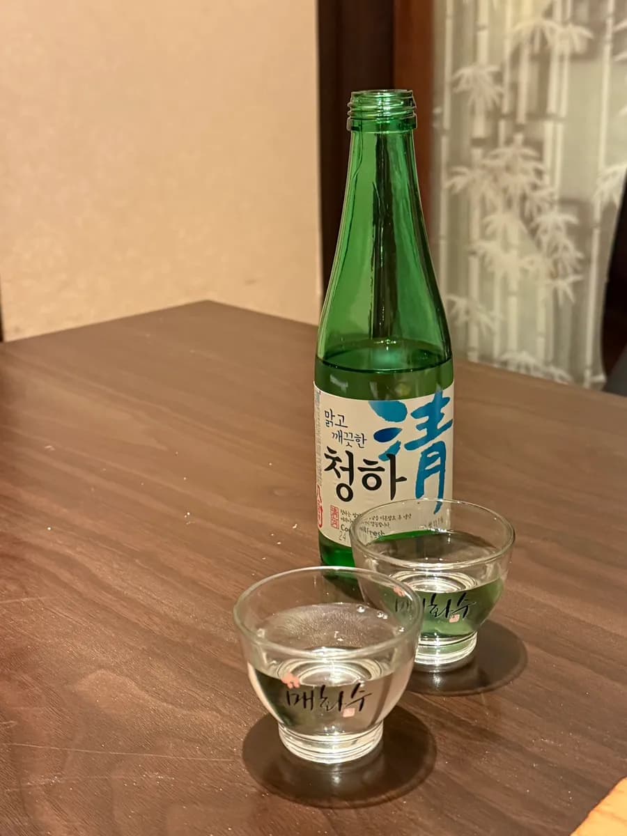Brindis con Cheongha junto al atún