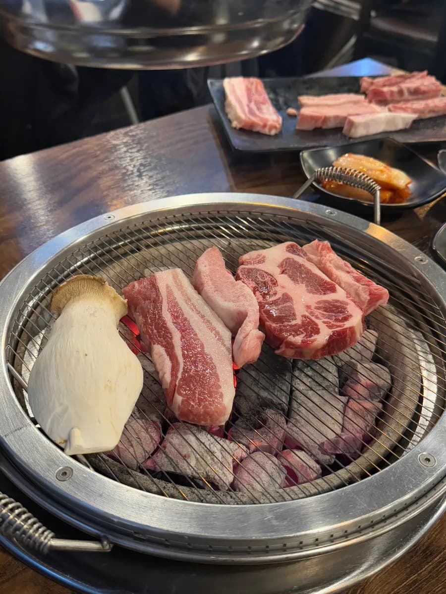 Chakhan Gogijip à Bakdal-dong, Anyang, restaurant de barbecue de porc ibérique