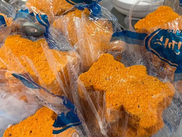 Корейский акушерский госпитальный обед с рисом с ростками фасоли и котлетой в стиле Пикачу